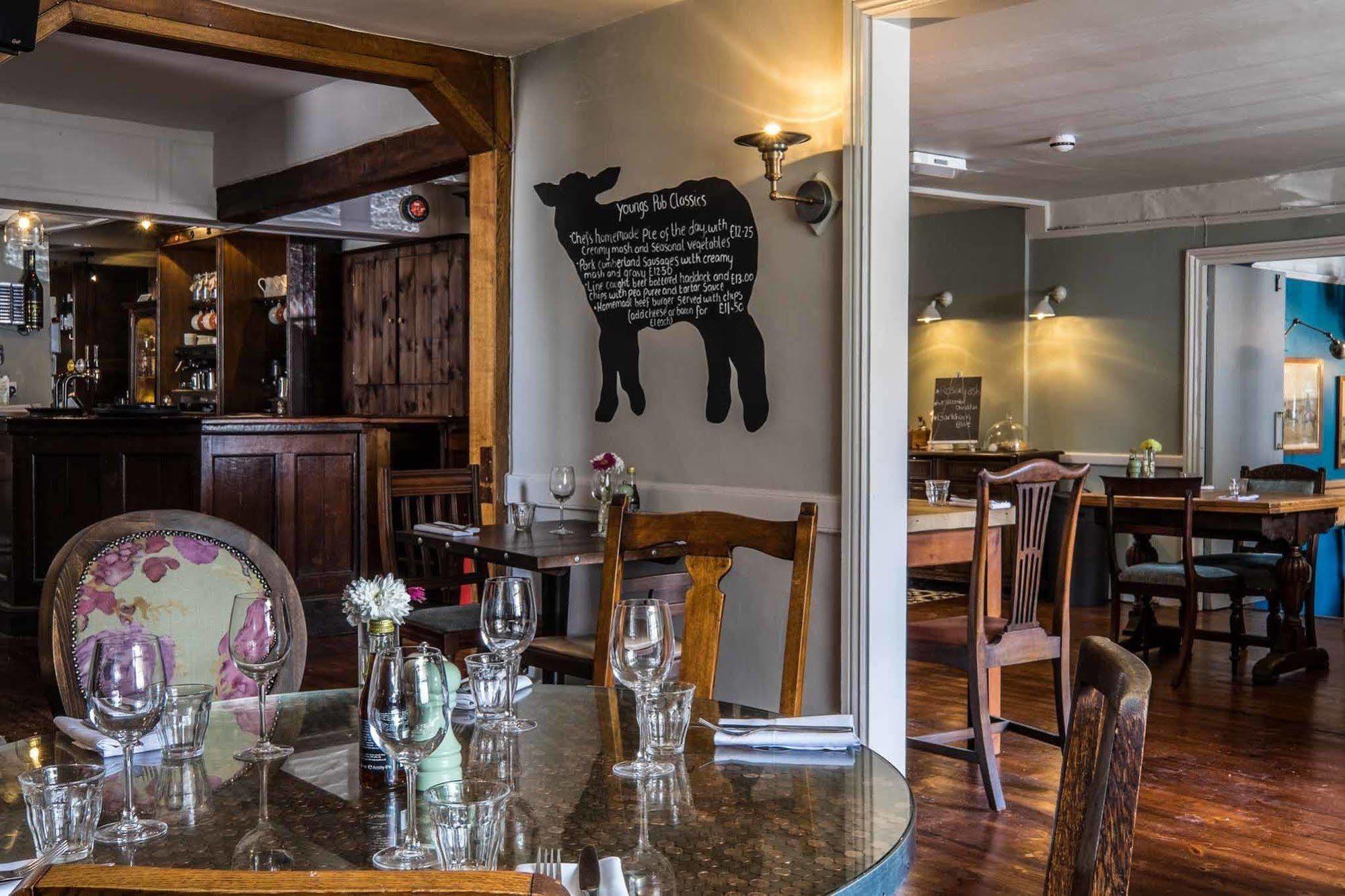 The Lamb Inn Hindon Exterior foto